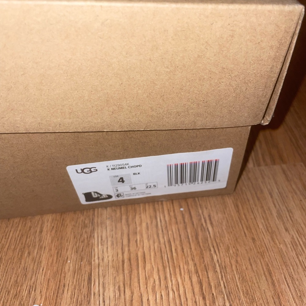 Neumel Uggs - Picture 6 of 7